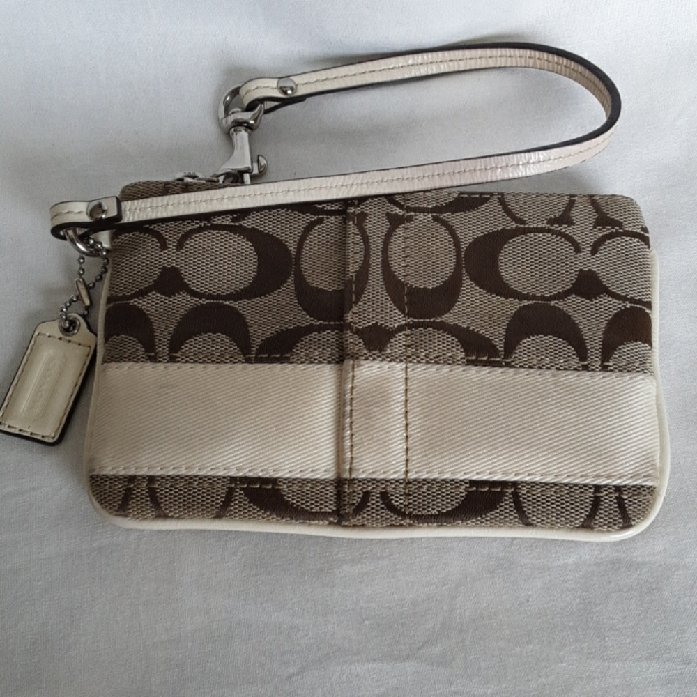 Coach Signature Jacquard Canvas wristlet